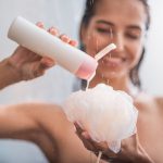 Geluri de duș cu efect asupra pielii – iată ce poți obține cu un gel de duș natural